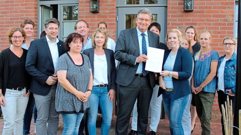2017: Übergabe einer Unterschriftenliste von Großtagespflegeeinrichtungen aus dem Wahlkreis 73.