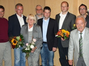 Der CDU-Stadtverbandsvorstand: Ralph-Erik Schaffert, Christian Klütsch, Christa Sattinger, Gerd Uphoff (ehemaliger Vorsitzender), Christian Calderone (Kreisvorsitzender), Axel Meyer zu Drehle (neuer Vorsitzender), Bürgermeister Harald Kräuter und Michael Strehl (von links) Foto: Franz Buitmann 