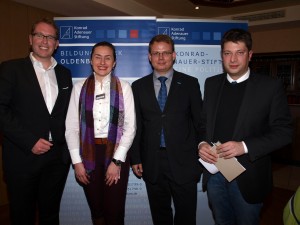 Die Energiewende war das Thema einer Diskussion in Bersenbrück mit (von links) Erster Kreisrat Stefan Muhle, Karolina Vöge (Leiterin des Bildungswerkes der Konrad-Adenauer-Stiftung Oldenburg), Nils aus dem Moore (Rheinisch-Westfälisches Institut für Wirtschaftsforschung) und dem CDU-Kreisvorsitzenden Christian Calderone.