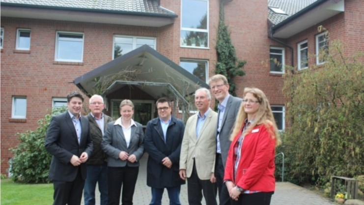 Der Wahlkampf führte CDU-Kandidatin Ann Oldiges (oben, Dritte von links) in Begleitung von Christian Calderone (Bild oben, links) zum Lambertushaus. Fotos: CDU