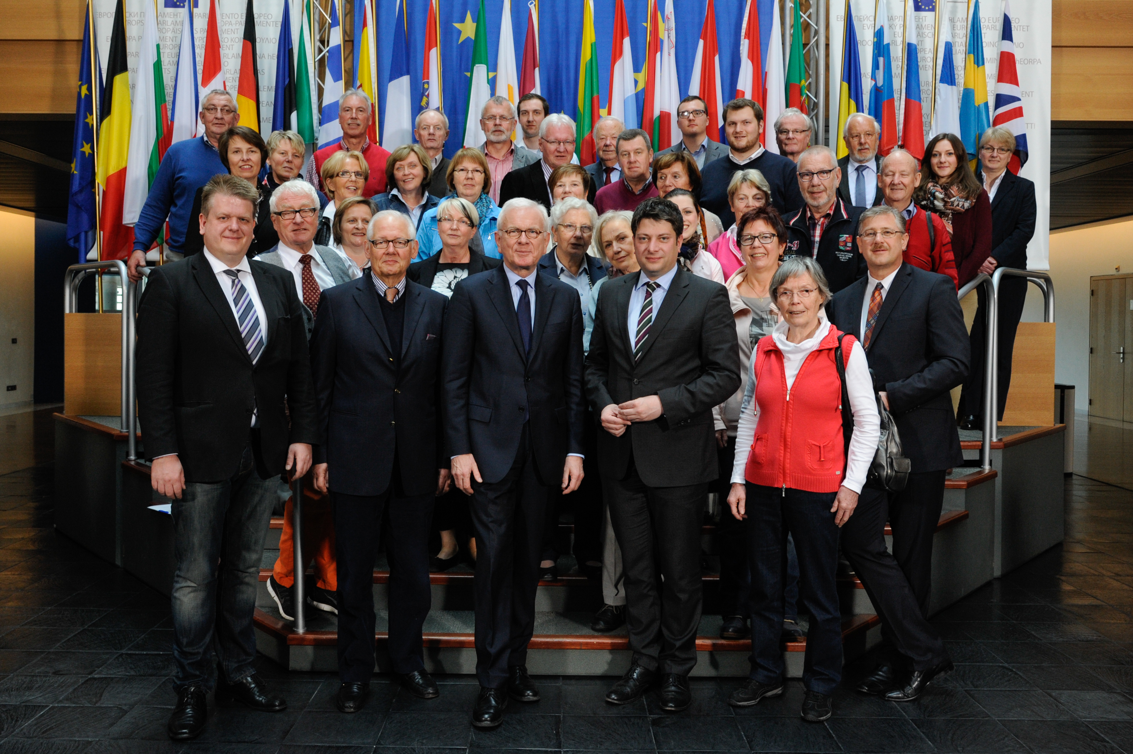 Das obligatorische offizielle Foto der letzten Besuchergruppe von Hans-Gert Pöttering im Europäischen Parlament. Foto: CDU