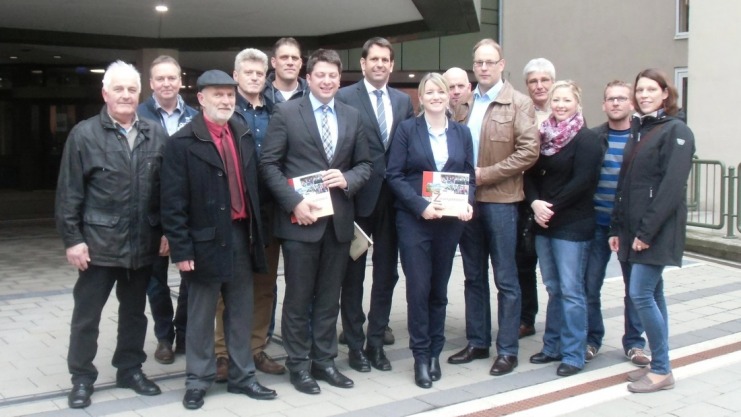 Eggermühlens „Rad-Aktivisten“ trafen in Hannover unter anderem Wirtschaftsminister Olaf Lies (SPD) und die Landtagsabgeordneten Christian Calderone (CDU) und Kathrin Wahlmann (SPD). gg/Foto: privat