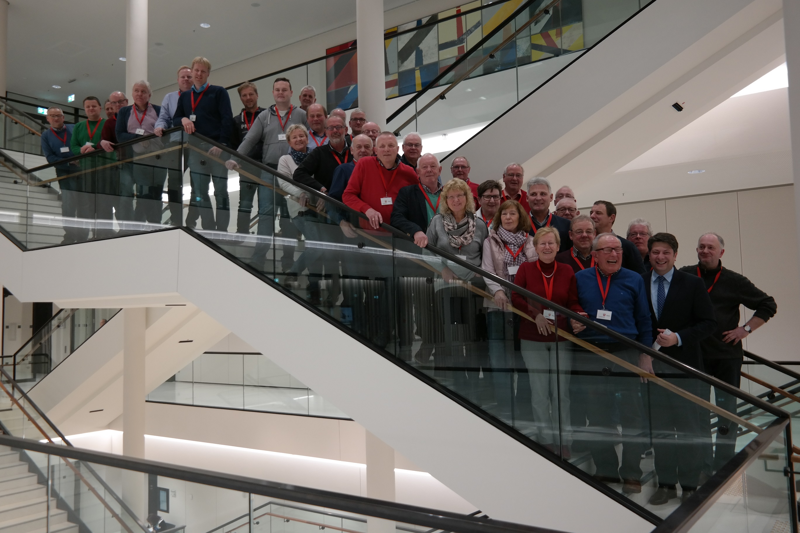 Gruppenfoto auf der "Niedersachsentreppe" des Niedersächsischen Landtages.